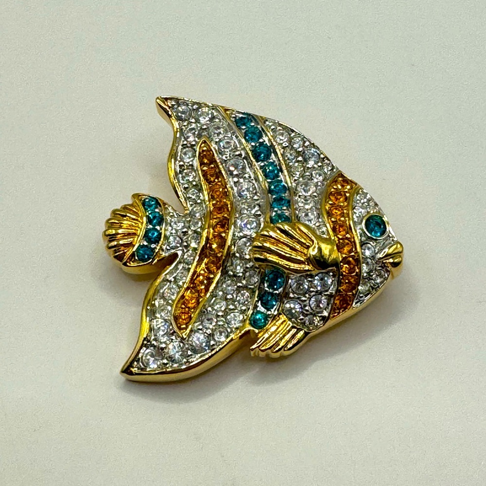 Swarovski gold angelfish w/ turquoise, amber & clear crystals. Vintage brooch.